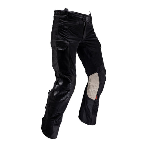 The ADV FlowTour 5.5 pant provides a durable warm-weather solution, ensuring you stay safe and comfortable on every adventure.
