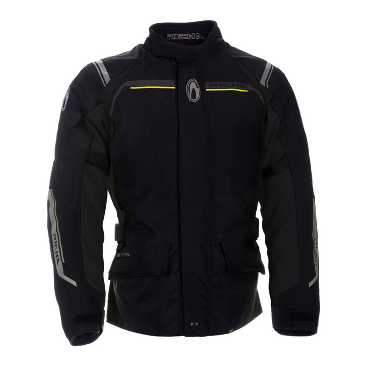 This jacket offers cuff and waist adjust ensure a comfortable fit.